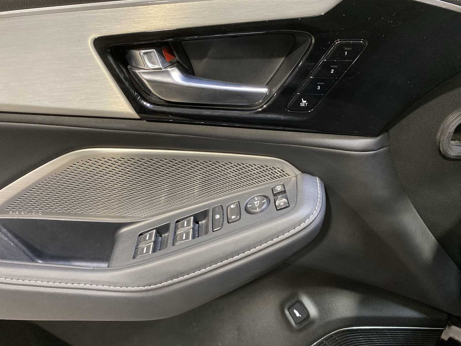 Thumbnail: 2024 Acura MDX - 23