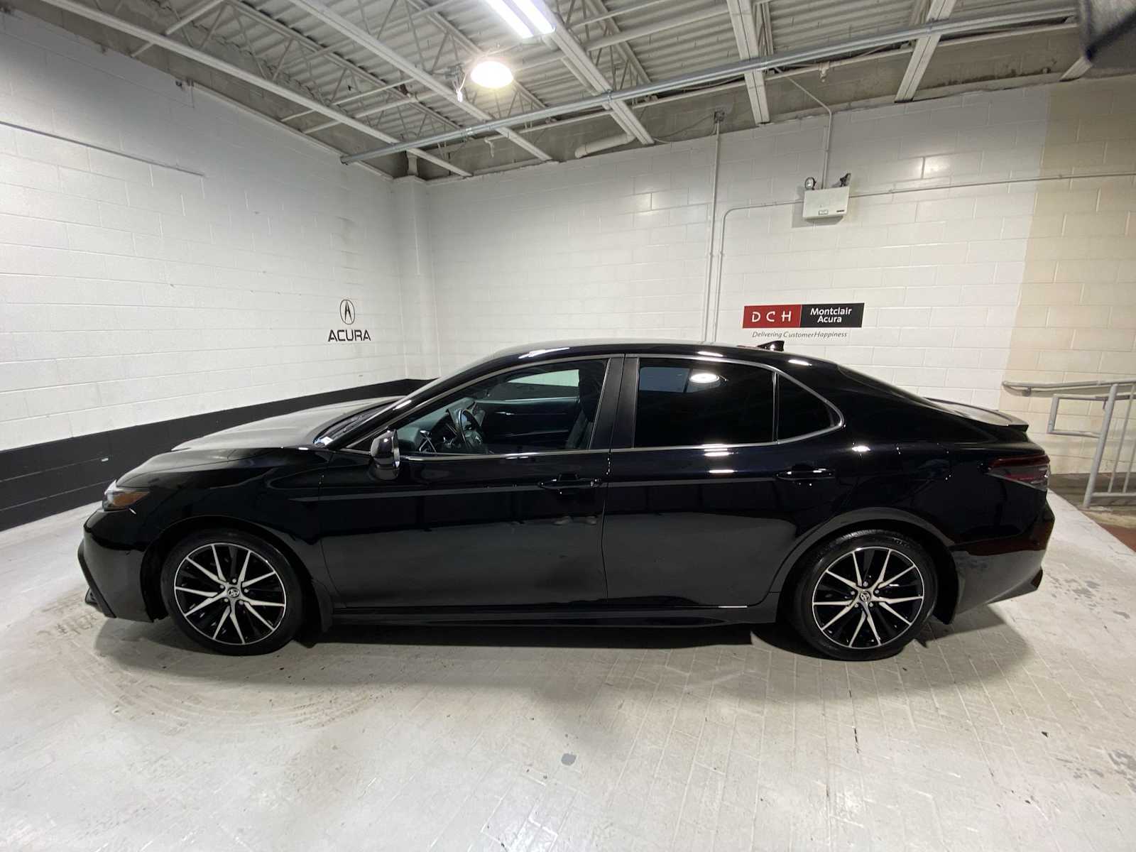 2024 Toyota Camry SE 3