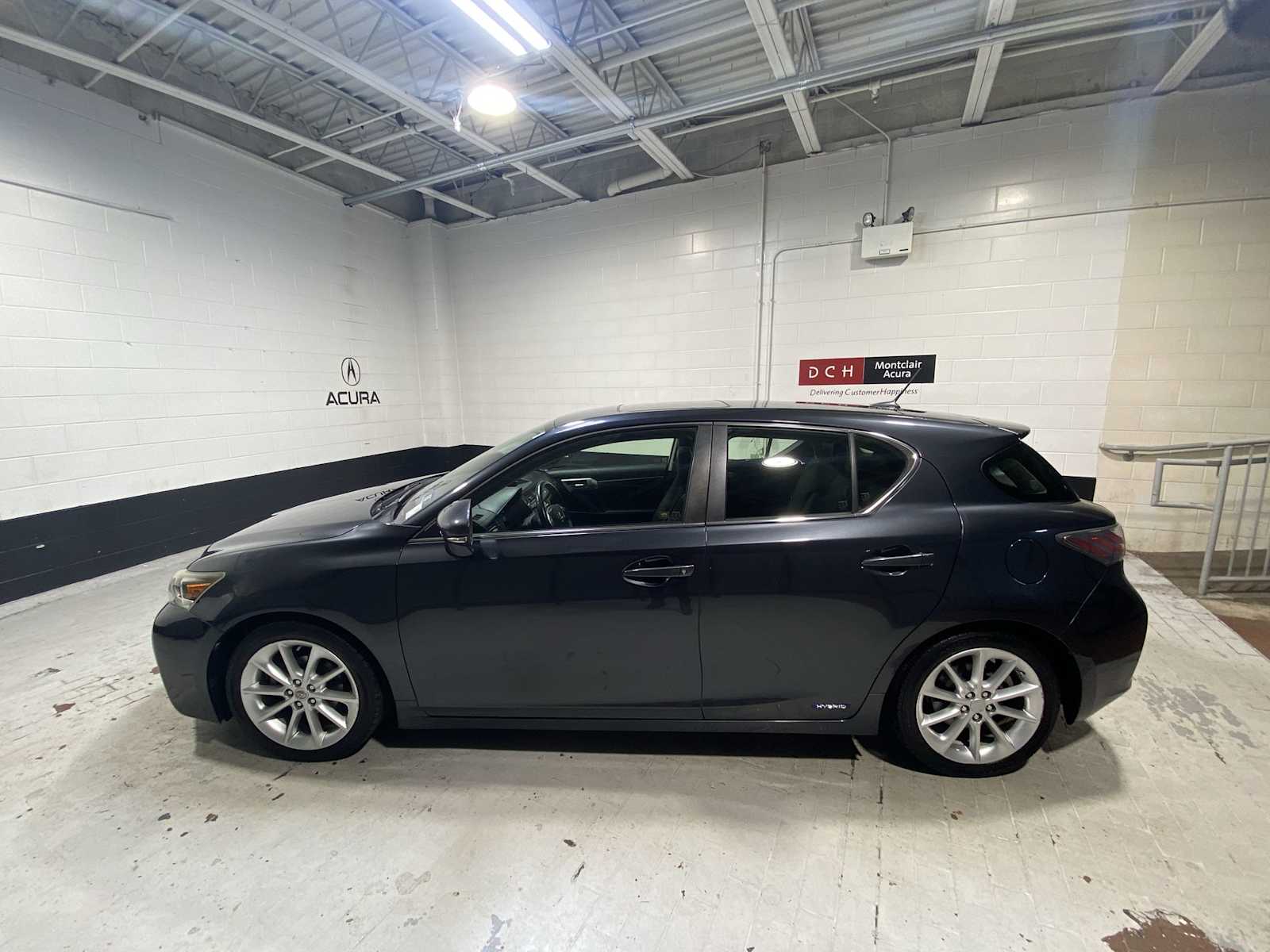 Thumbnail: 2011 Lexus CT - 3