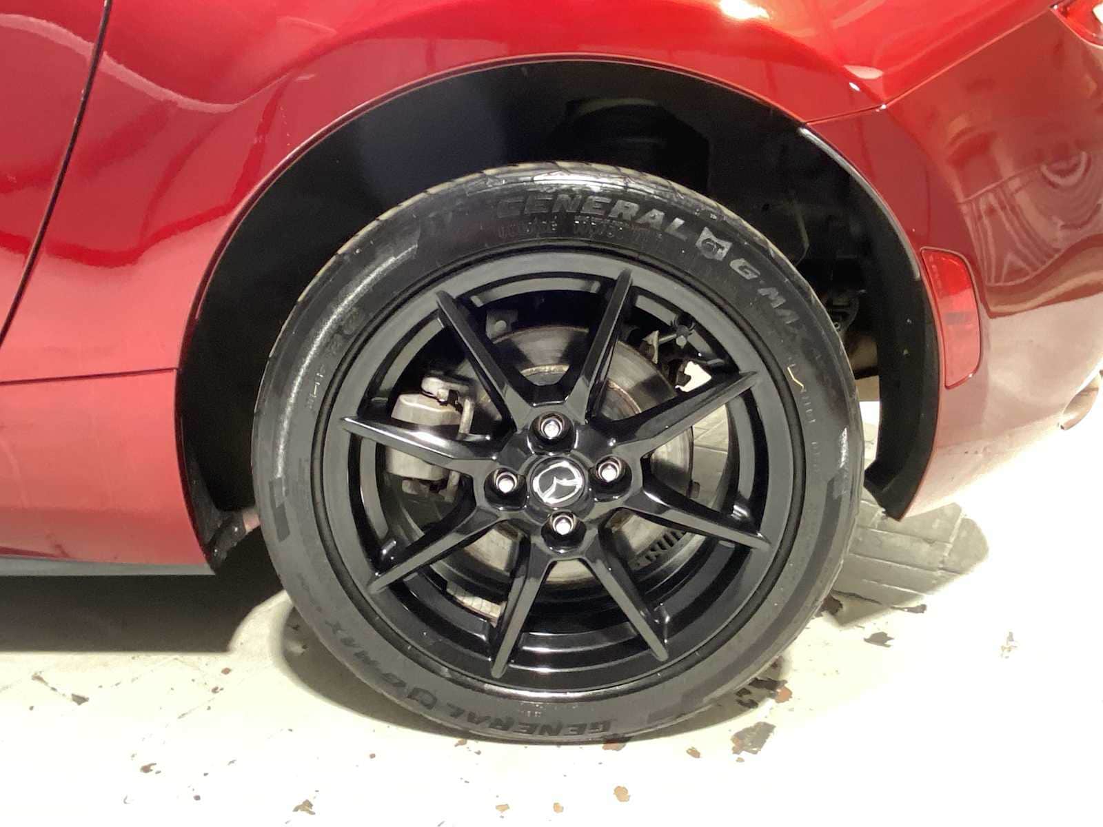 Thumbnail: 2021 Mazda MX-5 Miata - 8