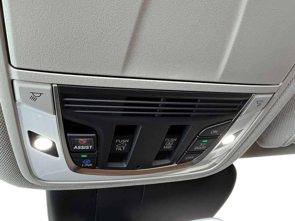 Thumbnail: 2026 Acura RDX - 25