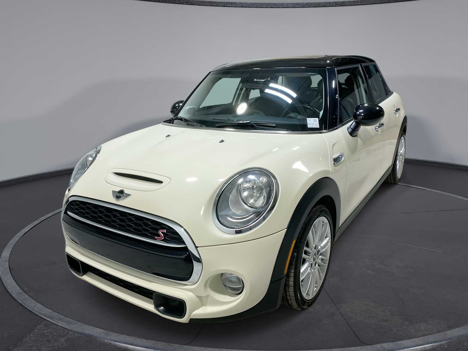 Thumbnail: 2018 MINI Cooper Hardtop - 1
