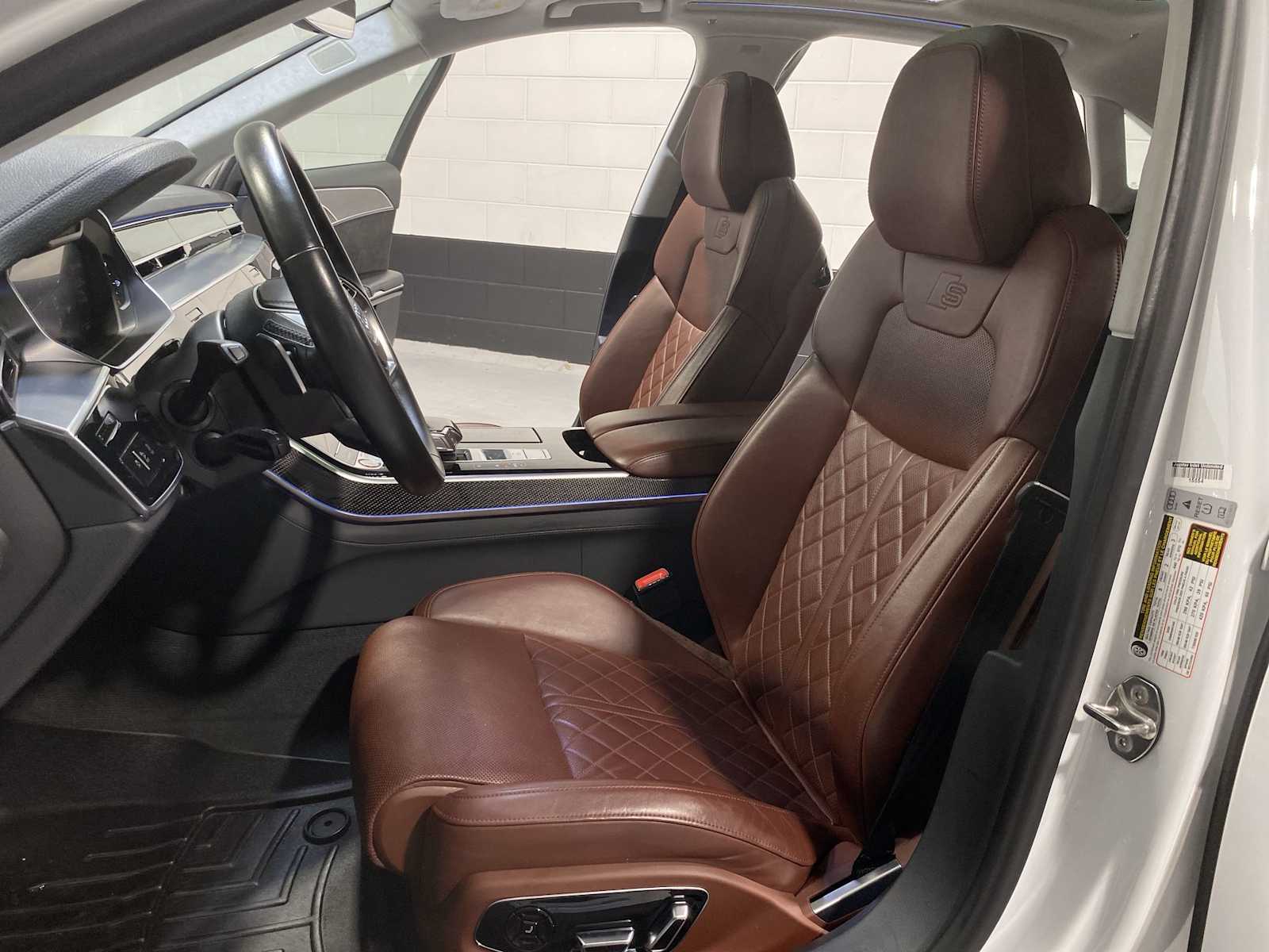 Thumbnail: 2020 Audi S8 - 11