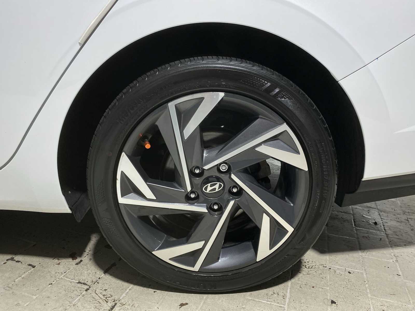 Thumbnail: 2024 Hyundai Elantra - 8