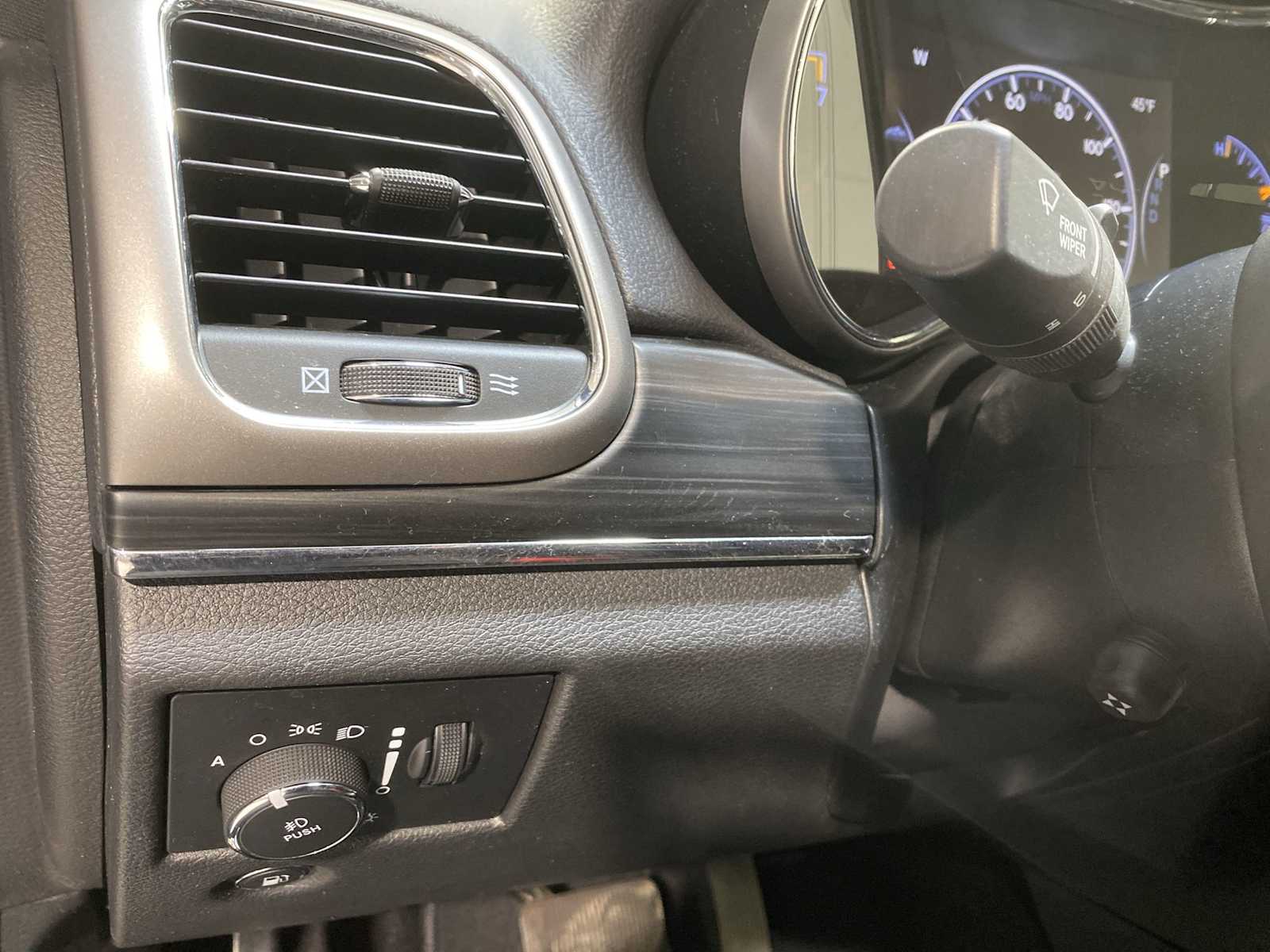 Thumbnail: 2019 Jeep Grand Cherokee - 24