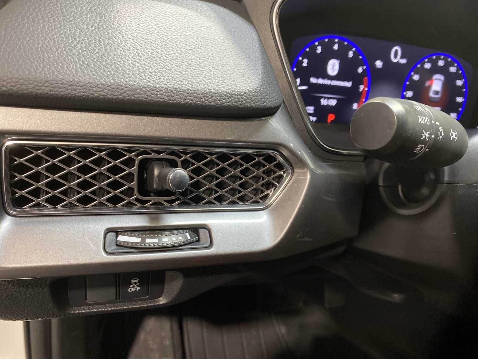 Thumbnail: 2023 Acura Integra - 24