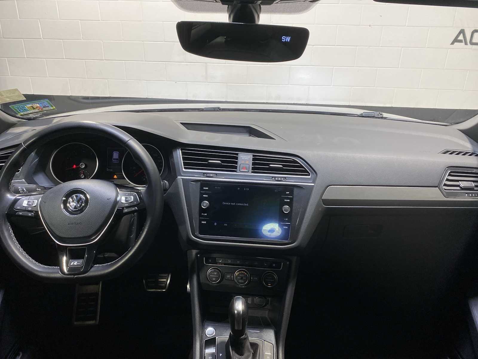 Thumbnail: 2020 Volkswagen Tiguan - 10