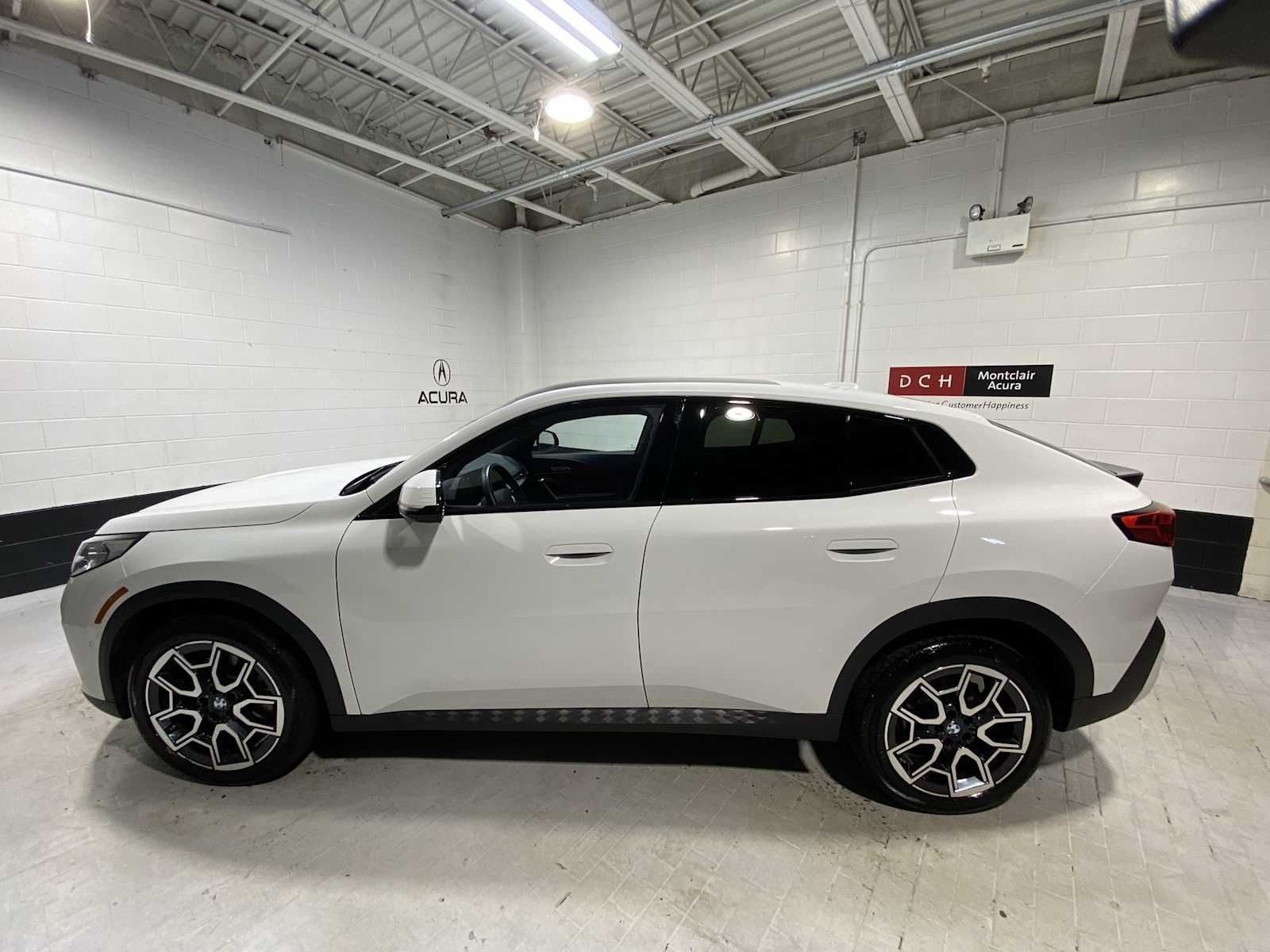 Thumbnail: 2024 BMW X2 - 3