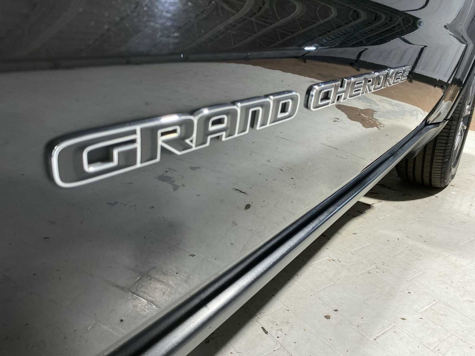 Thumbnail: 2019 Jeep Grand Cherokee - 7
