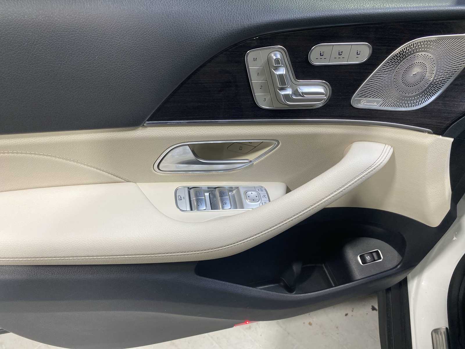 Thumbnail: 2022 Mercedes-Benz GLS - 24