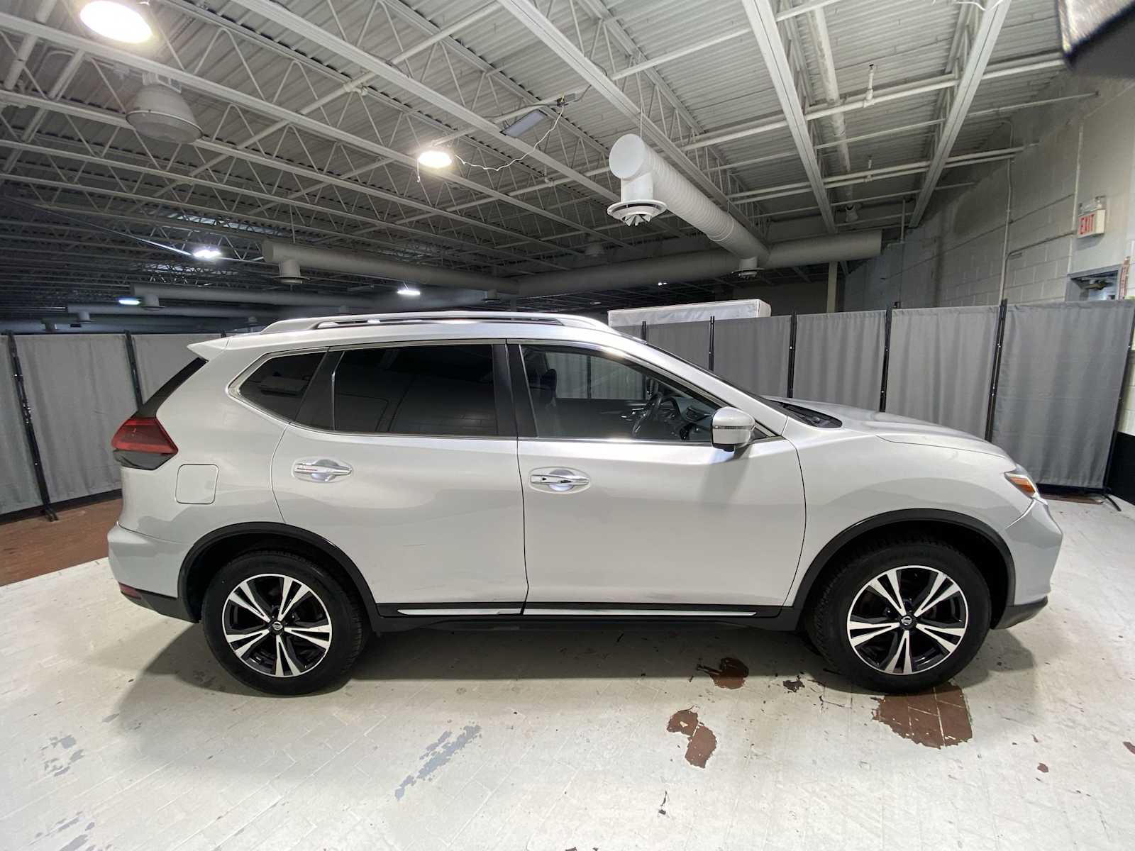 Thumbnail: 2018 Nissan Rogue - 27