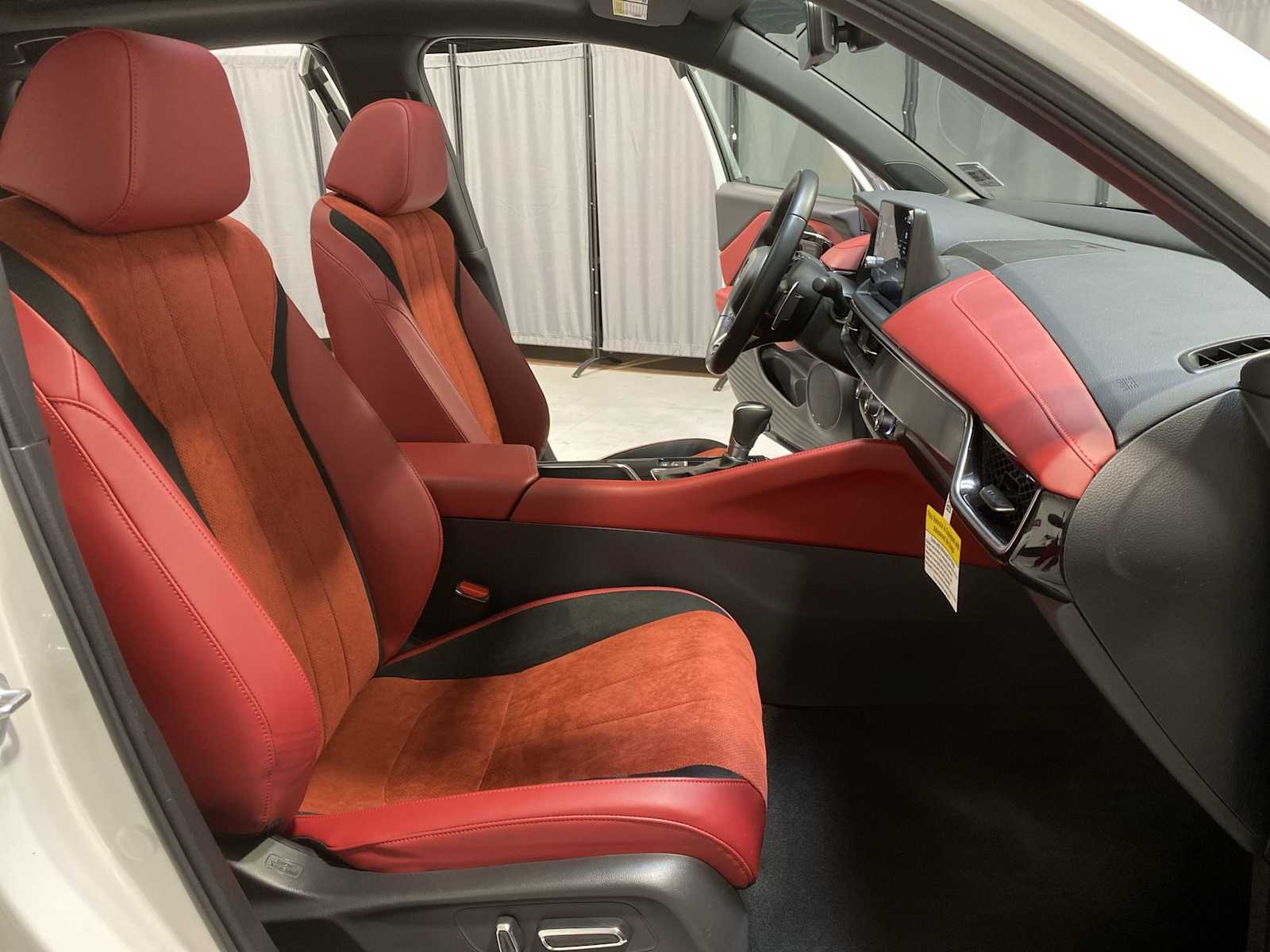 Thumbnail: 2025 Acura ADX - 14