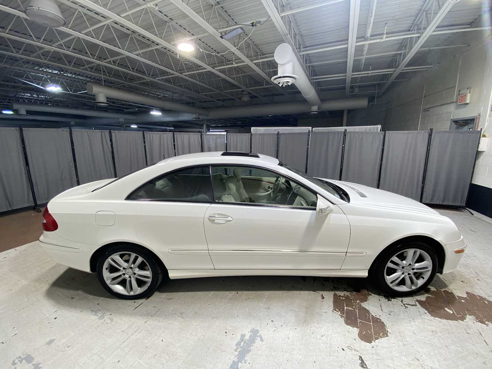 Thumbnail: 2006 Mercedes-Benz CLK - 27