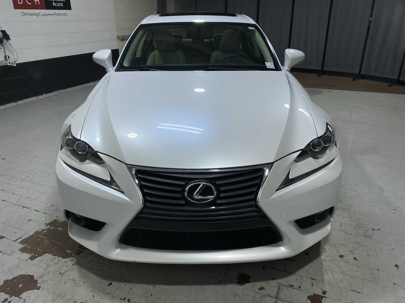 Thumbnail: 2016 Lexus IS - 6
