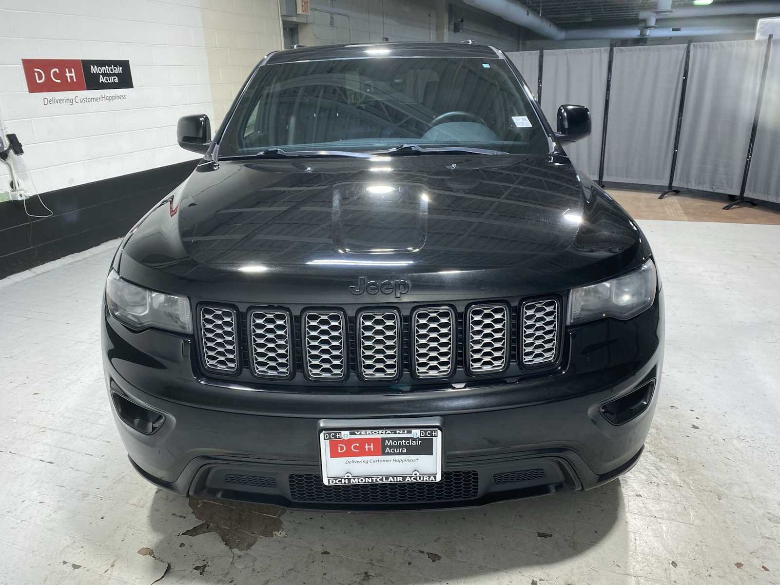 Thumbnail: 2017 Jeep Grand Cherokee - 6