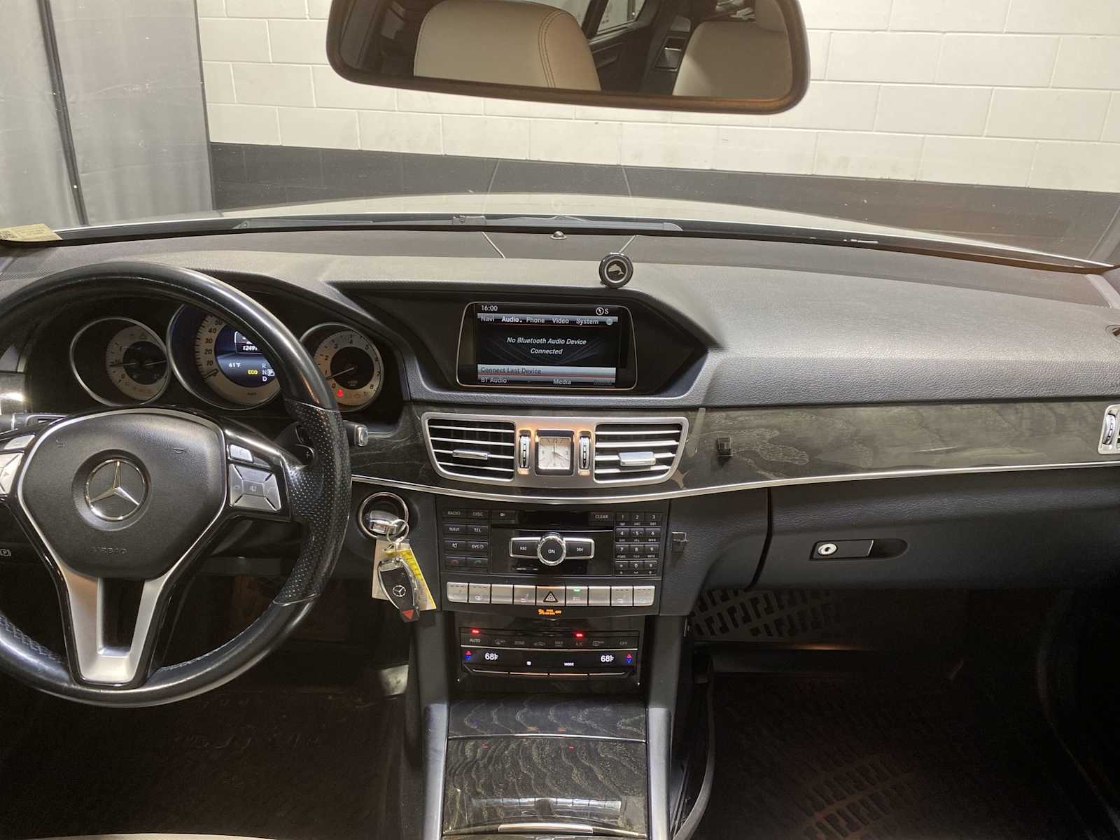 Thumbnail: 2014 Mercedes-Benz E-Class - 10