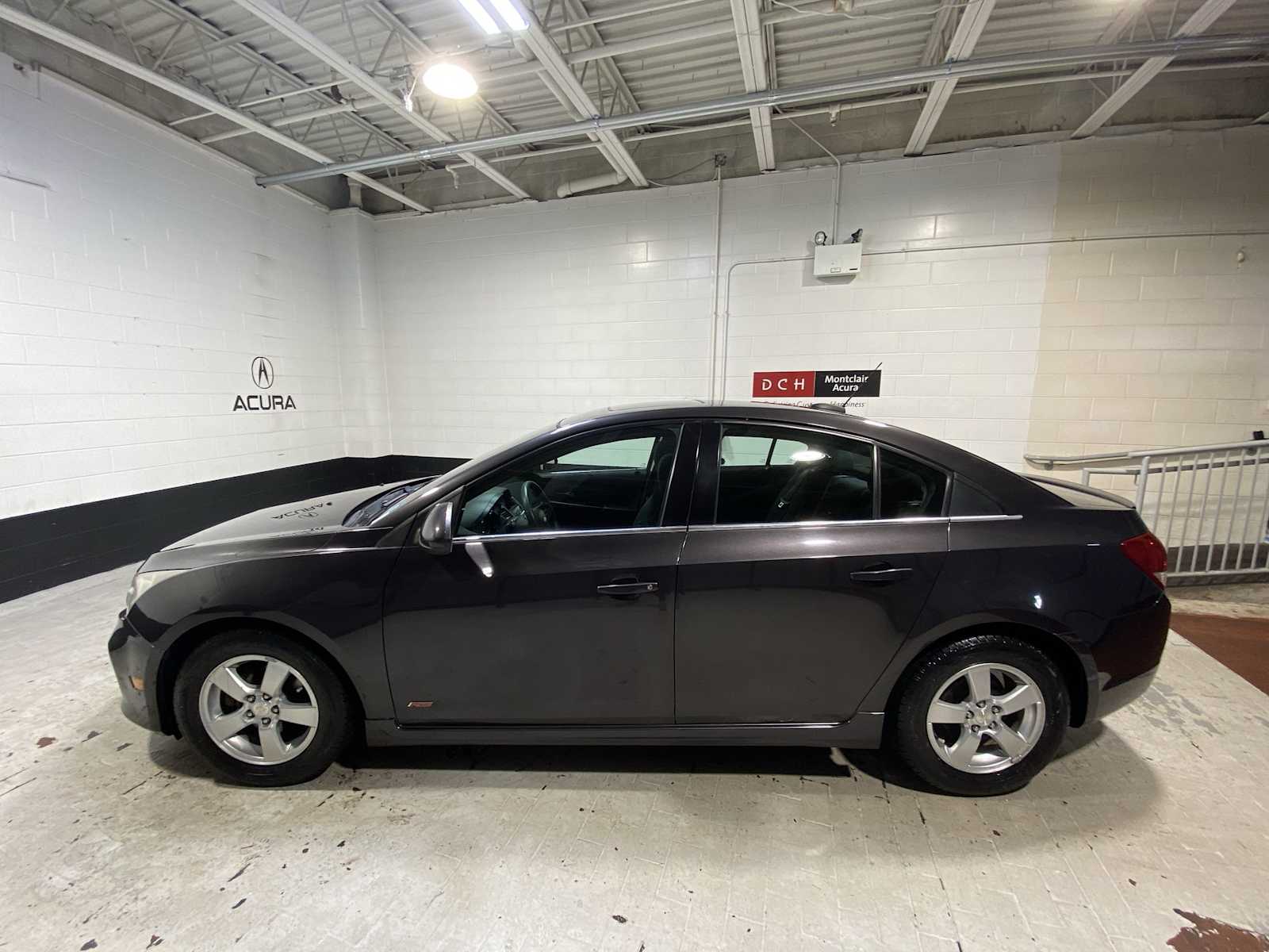 Thumbnail: 2016 Chevrolet Cruze - 3