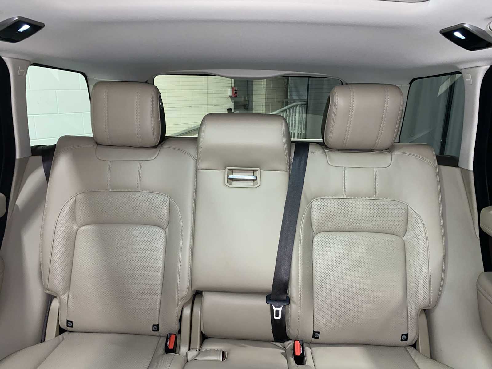 Thumbnail: 2020 Land Rover Range Rover - 21
