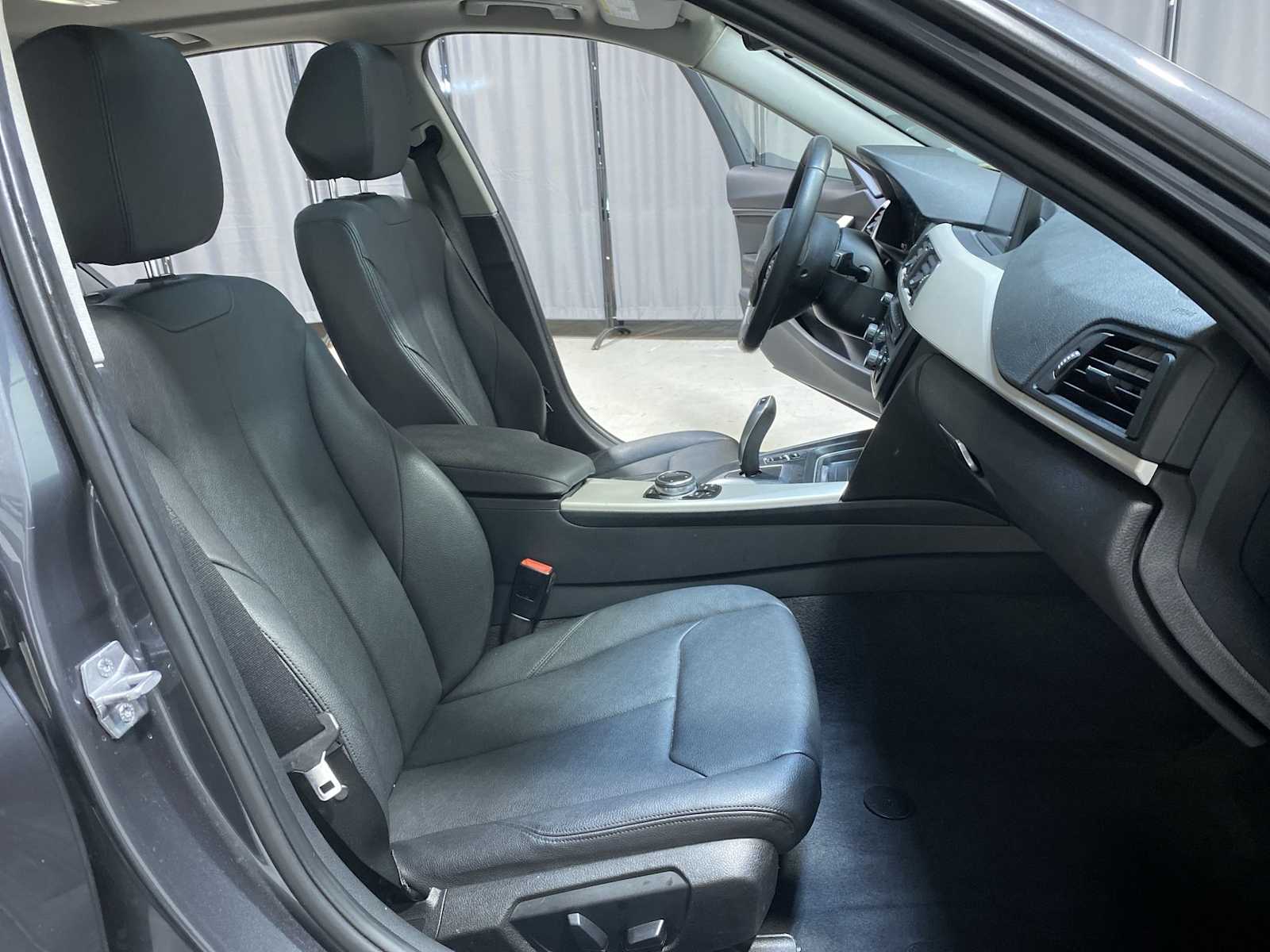 Thumbnail: 2014 BMW 3 Series - 14