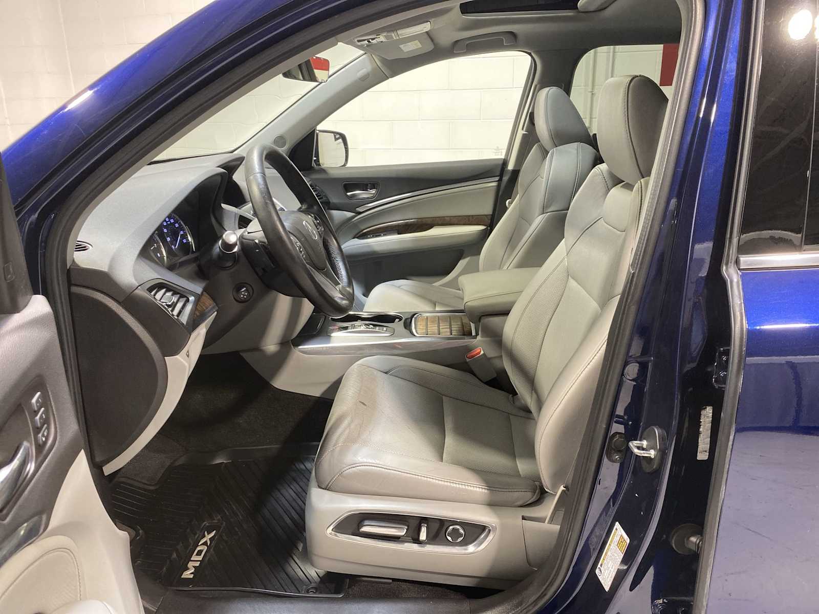 Thumbnail: 2019 Acura MDX - 2