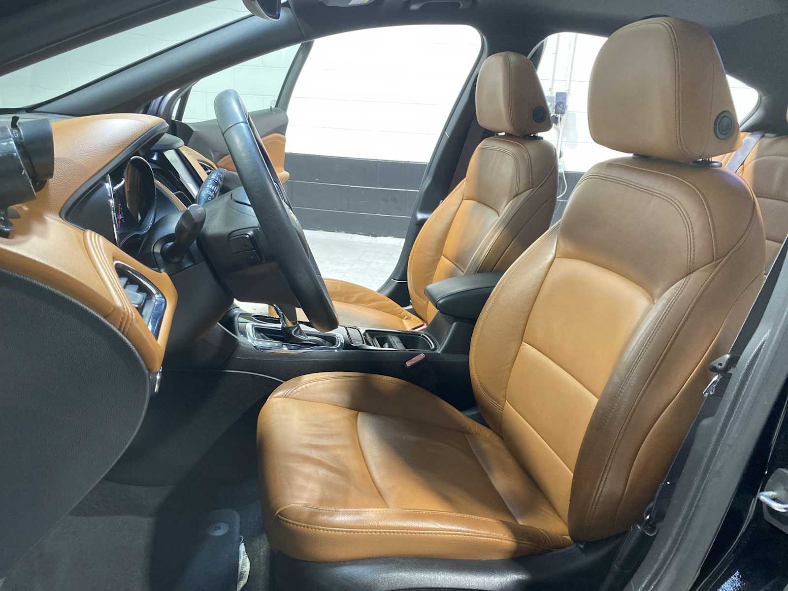 Thumbnail: 2017 Chevrolet Cruze - 11