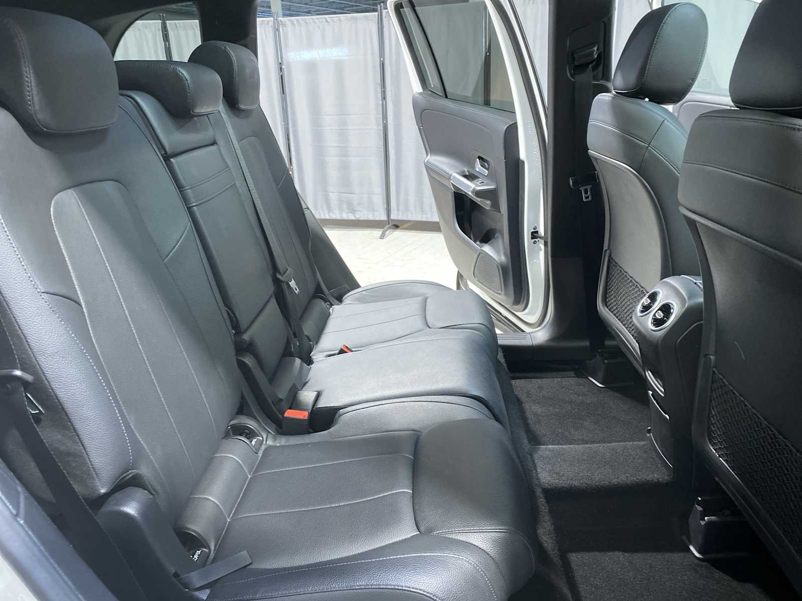 Thumbnail: 2021 Mercedes-Benz GLB - 13