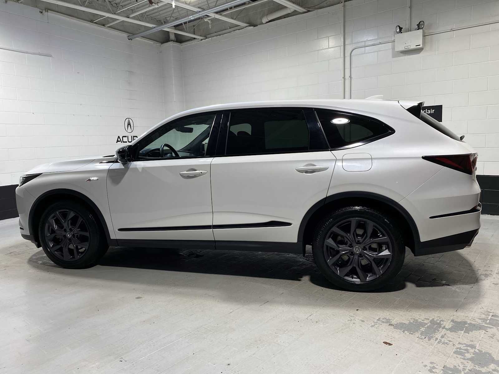 2023 Acura MDX Base 3