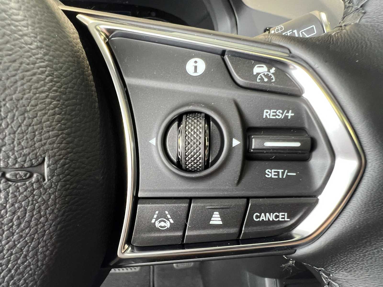Thumbnail: 2026 Acura RDX - 15
