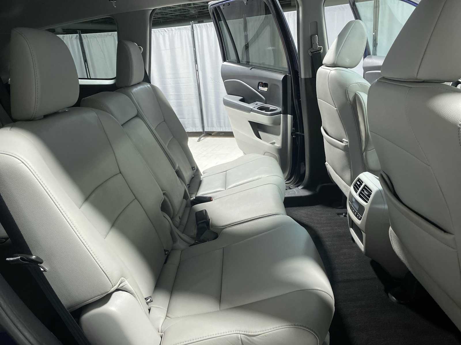 Thumbnail: 2019 Honda Pilot - 13