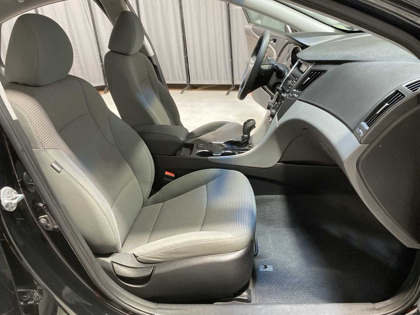 Thumbnail: 2013 Hyundai Sonata - 14