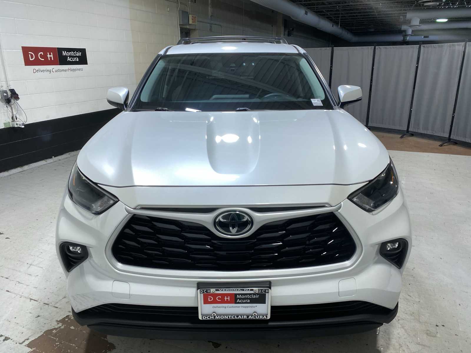 Thumbnail: 2023 Toyota Highlander - 6