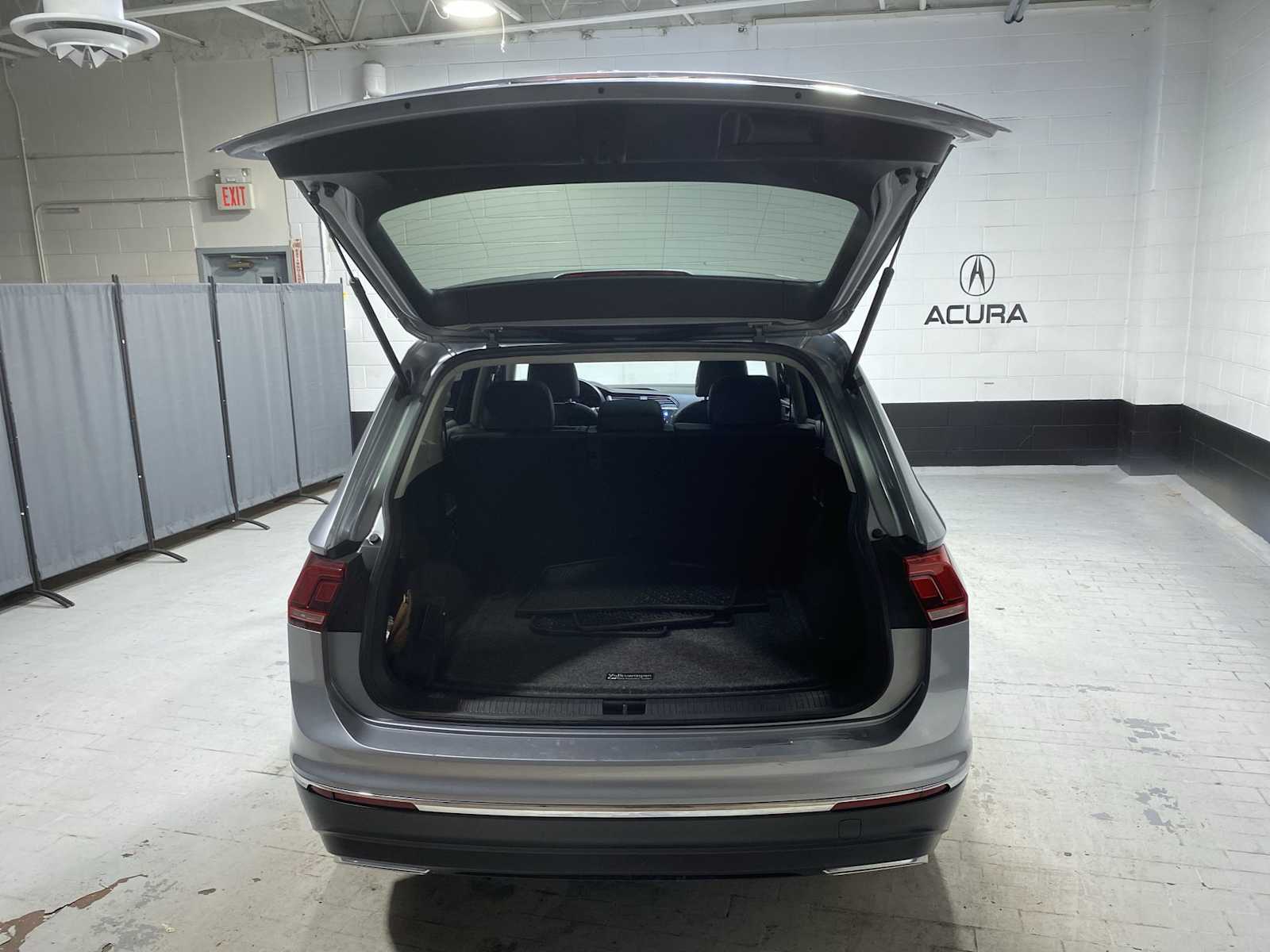 Thumbnail: 2020 Volkswagen Tiguan - 19