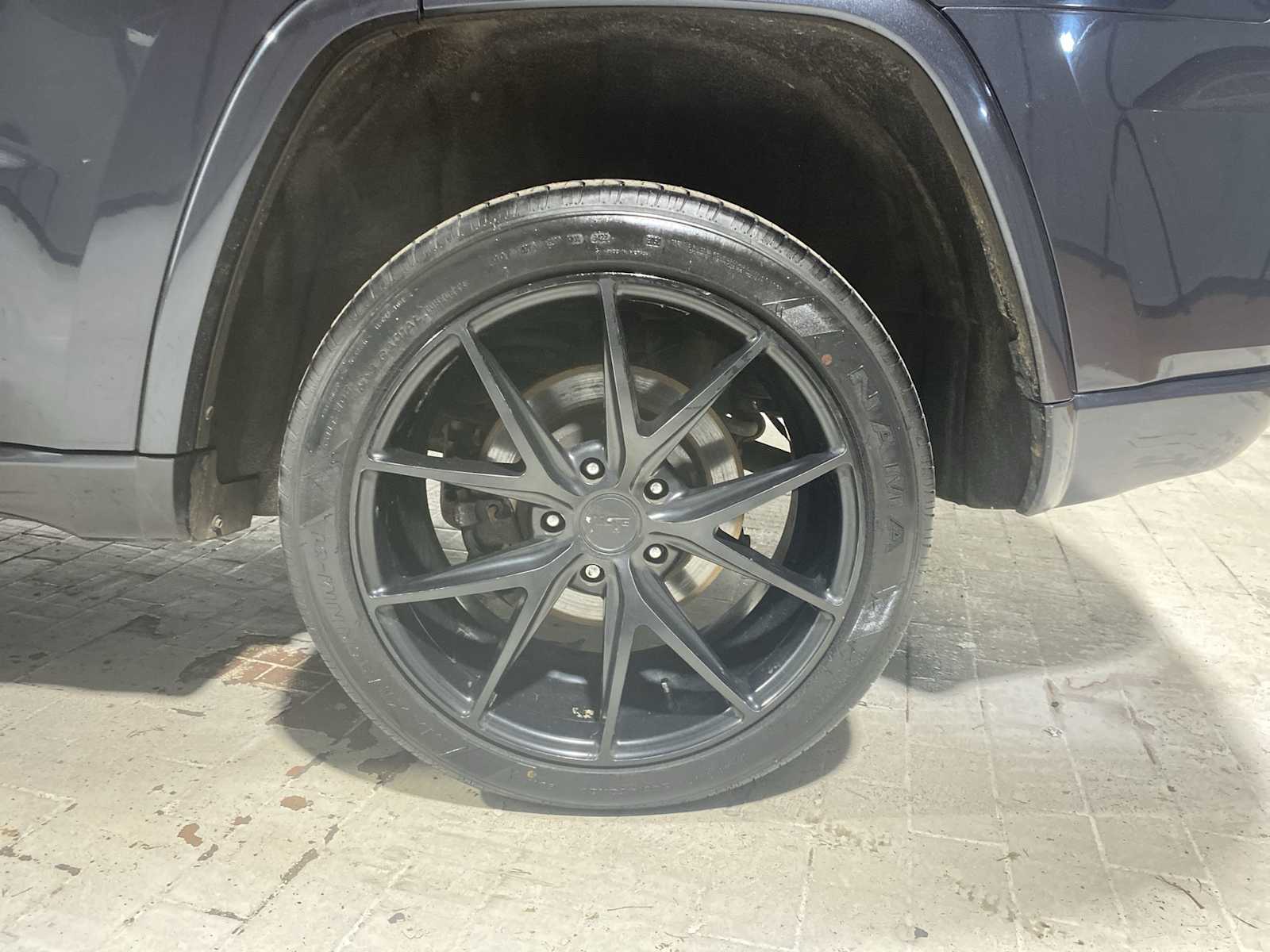 Thumbnail: 2014 Jeep Grand Cherokee - 8