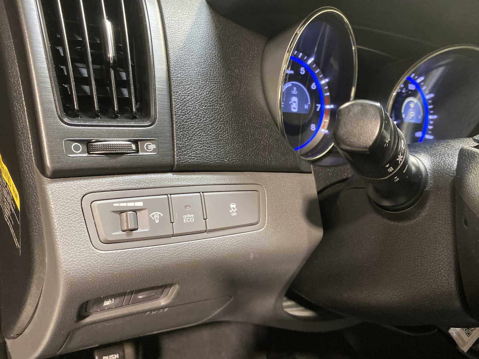 Thumbnail: 2013 Hyundai Sonata - 24