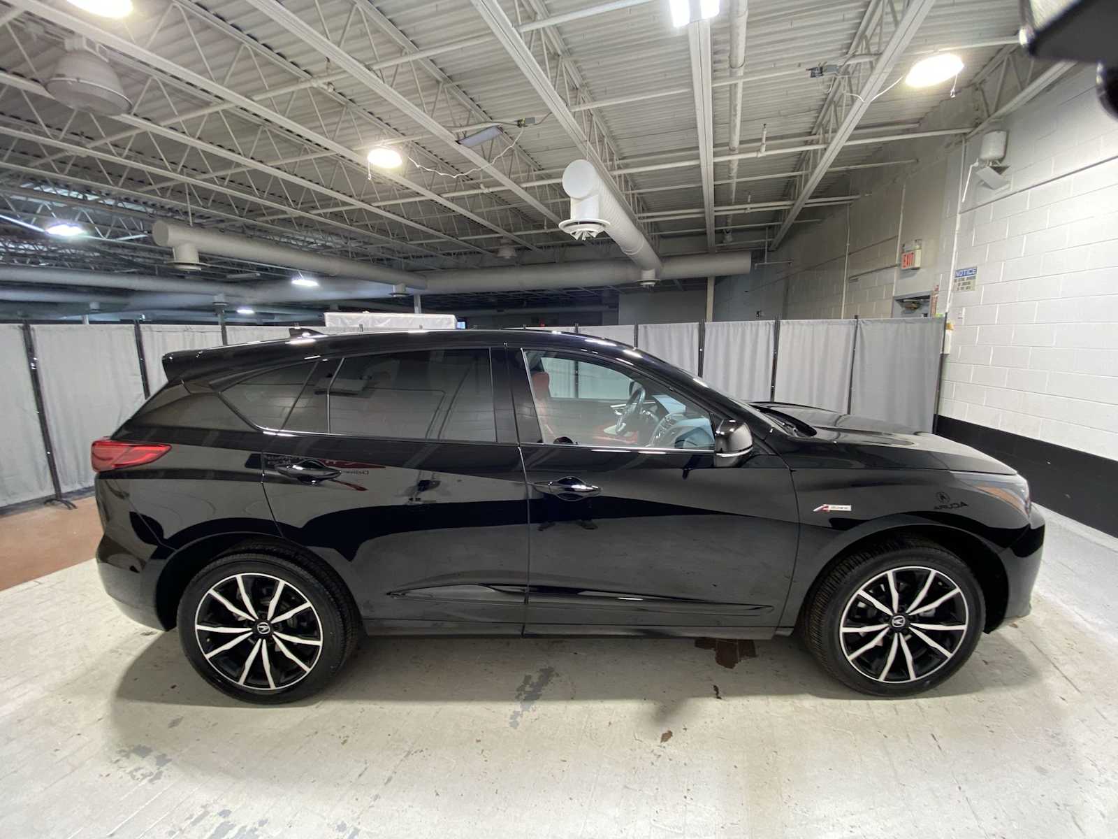 Thumbnail: 2025 Acura RDX - 27