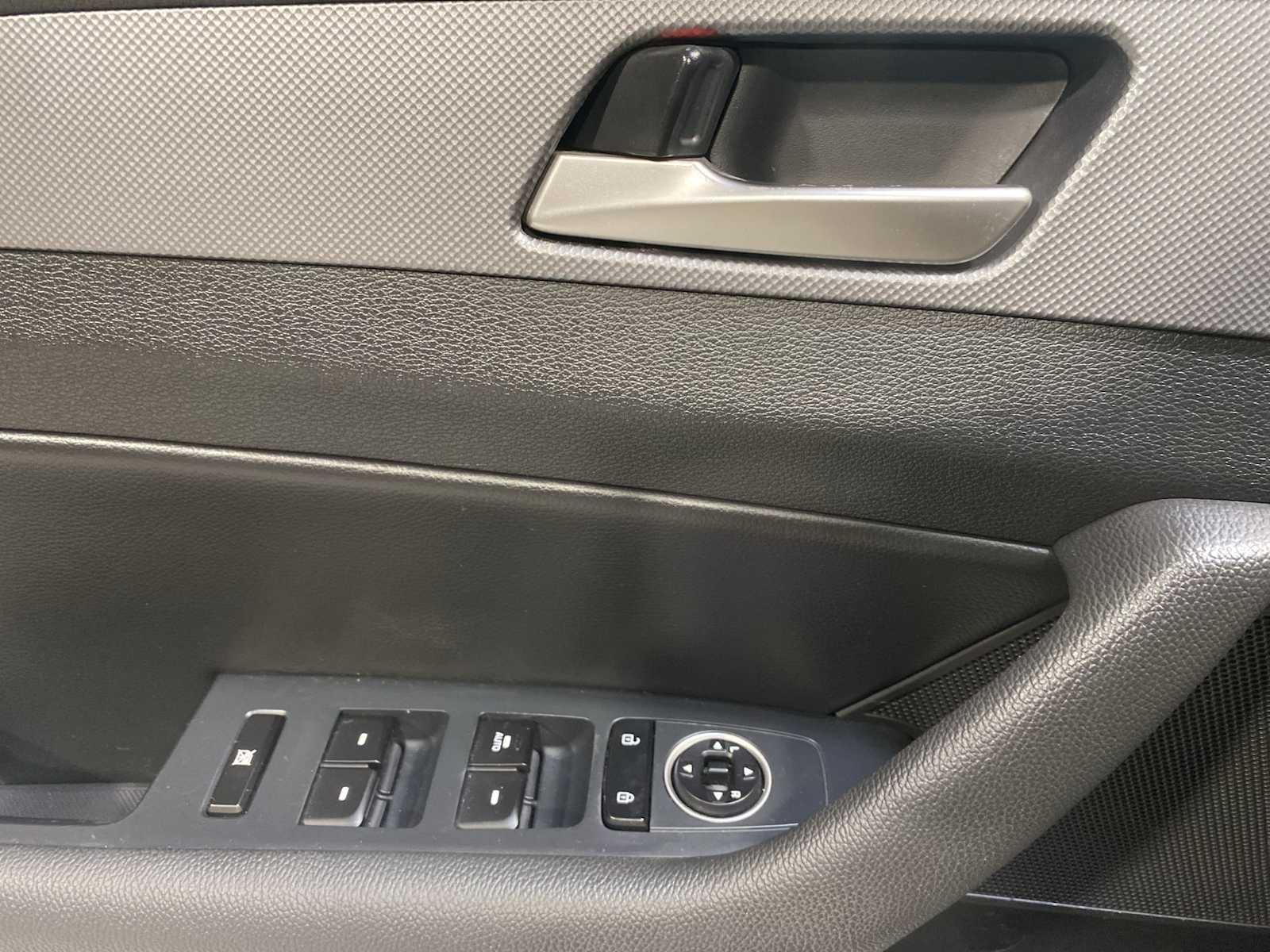 Thumbnail: 2018 Hyundai Sonata - 22