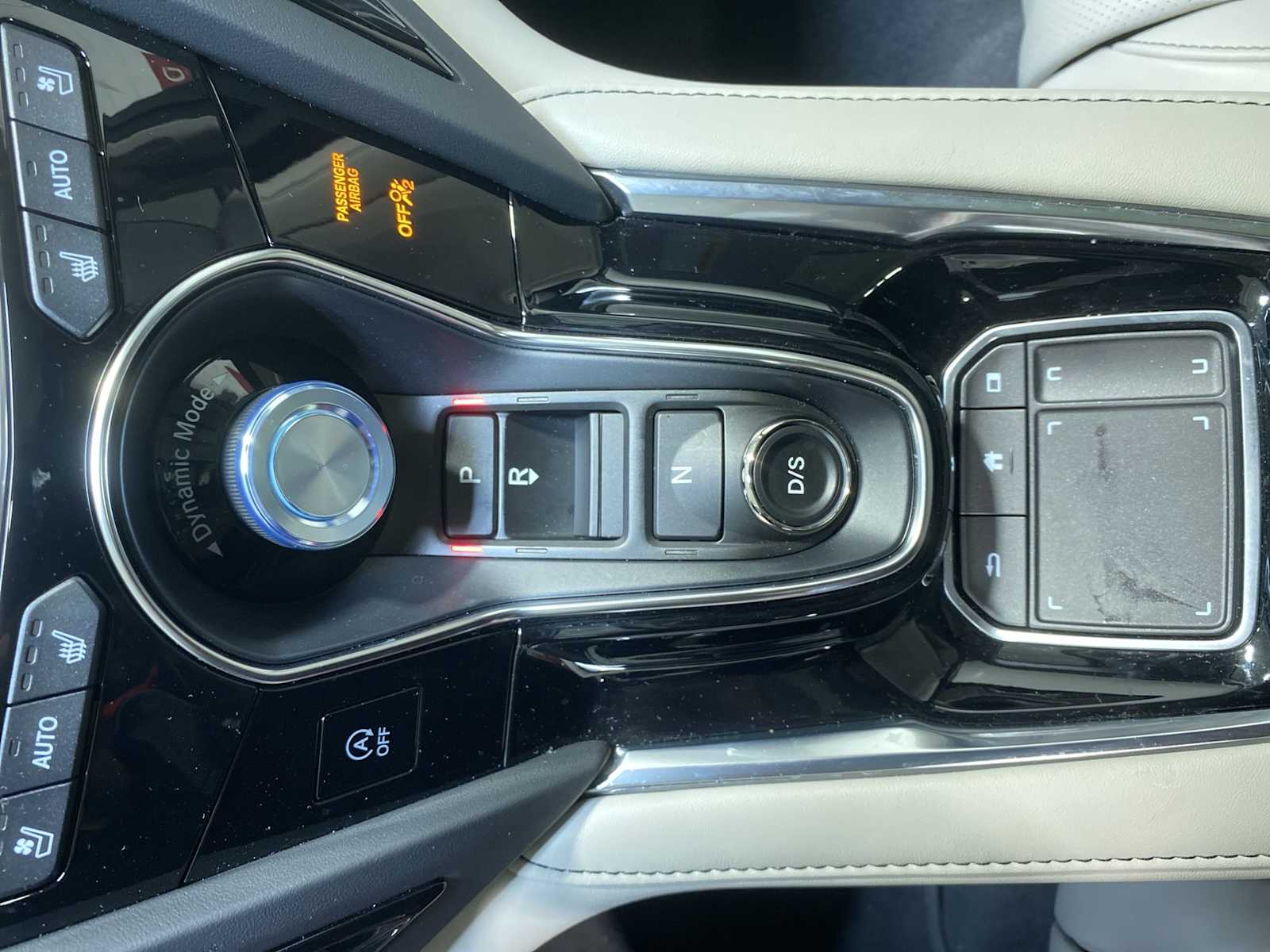 Thumbnail: 2025 Acura RDX - 17