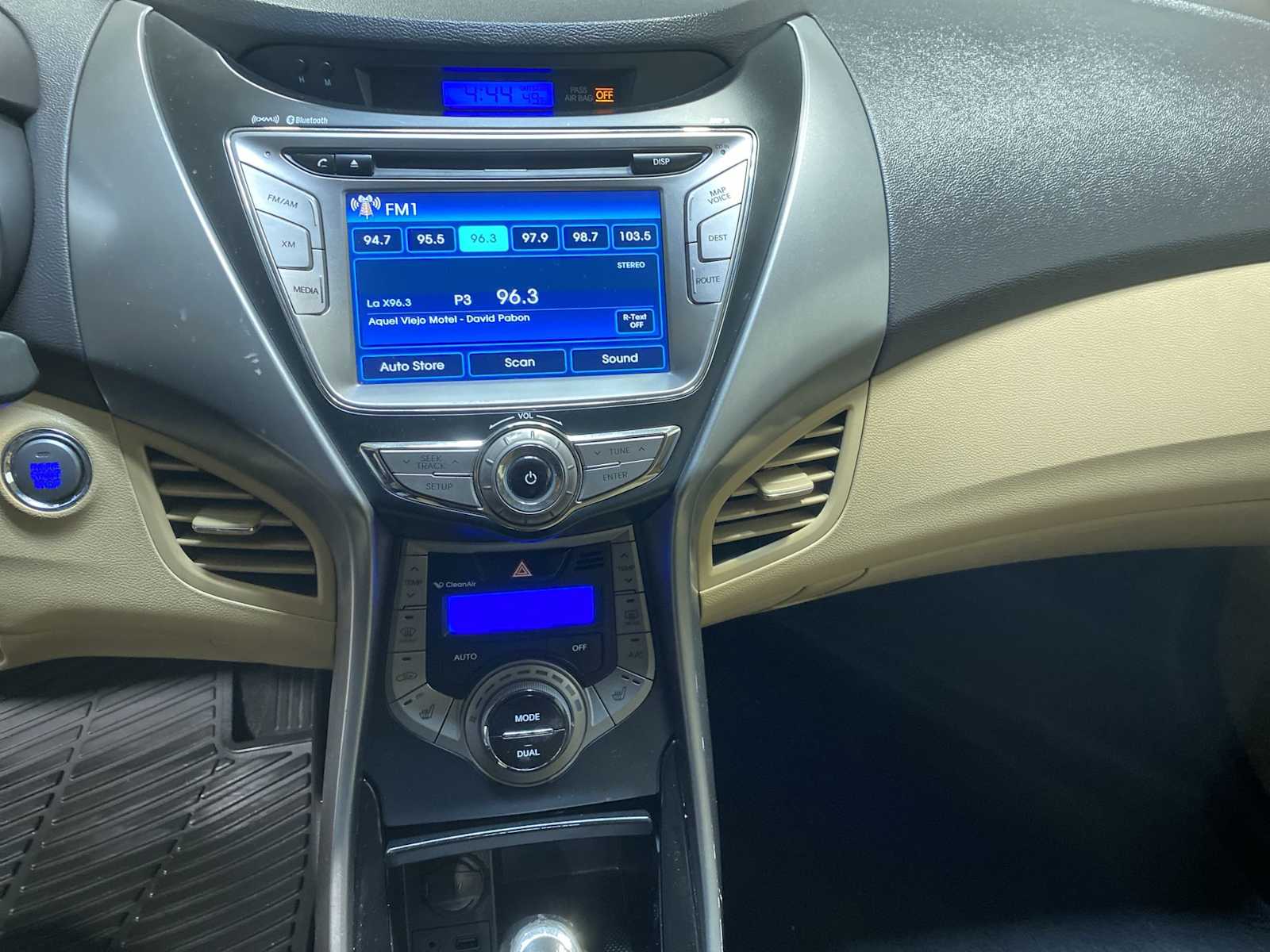 Thumbnail: 2013 Hyundai Elantra - 16