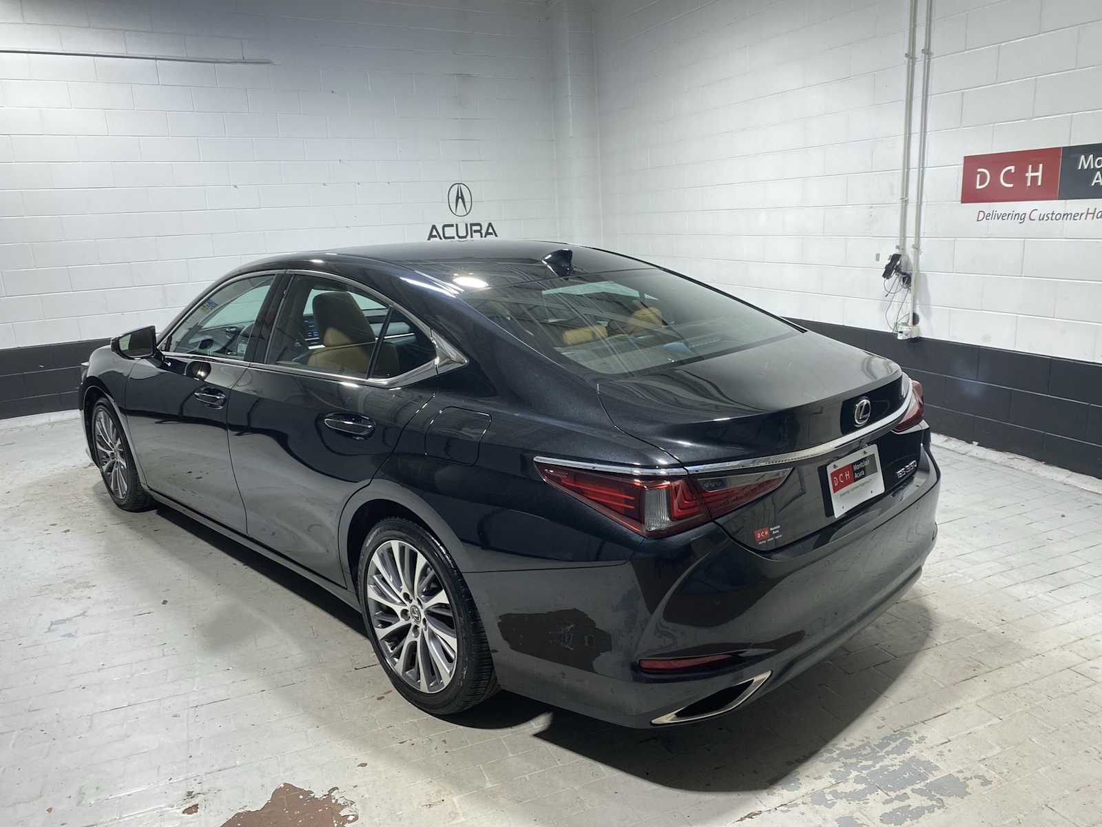 Thumbnail: 2020 Lexus ES - 4