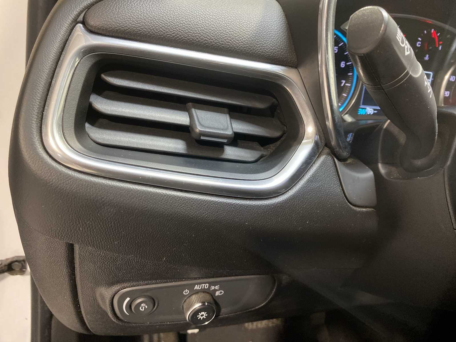 Thumbnail: 2018 Chevrolet Equinox - 24