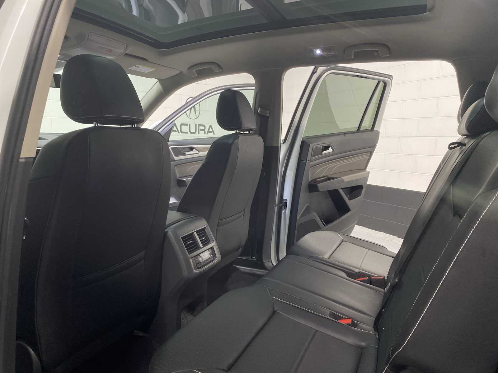 Thumbnail: 2022 Volkswagen Atlas - 12
