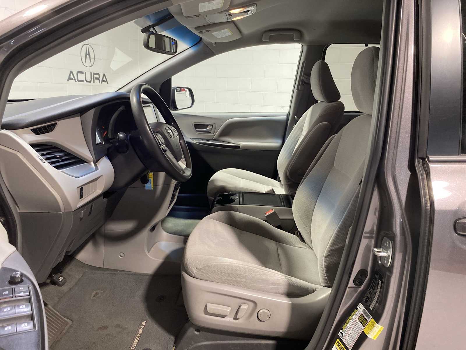 Thumbnail: 2015 Toyota Sienna - 2