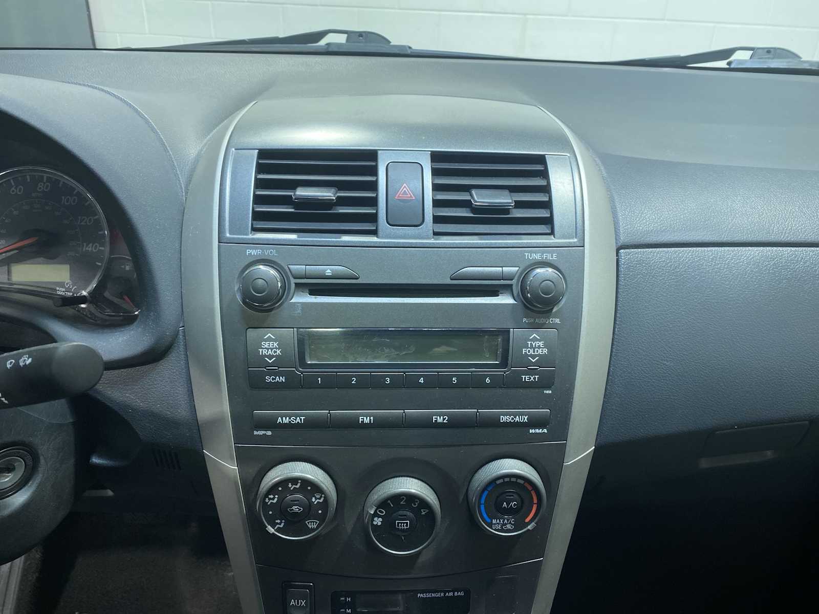 Thumbnail: 2011 Toyota Corolla - 16