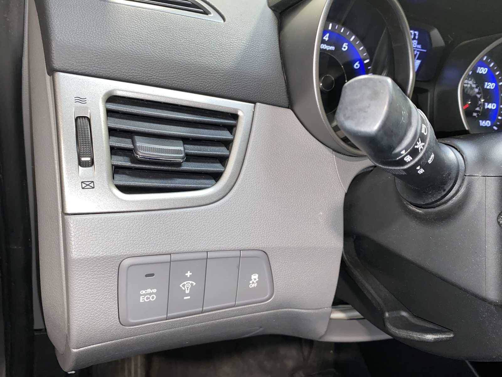 Thumbnail: 2012 Hyundai Elantra - 24