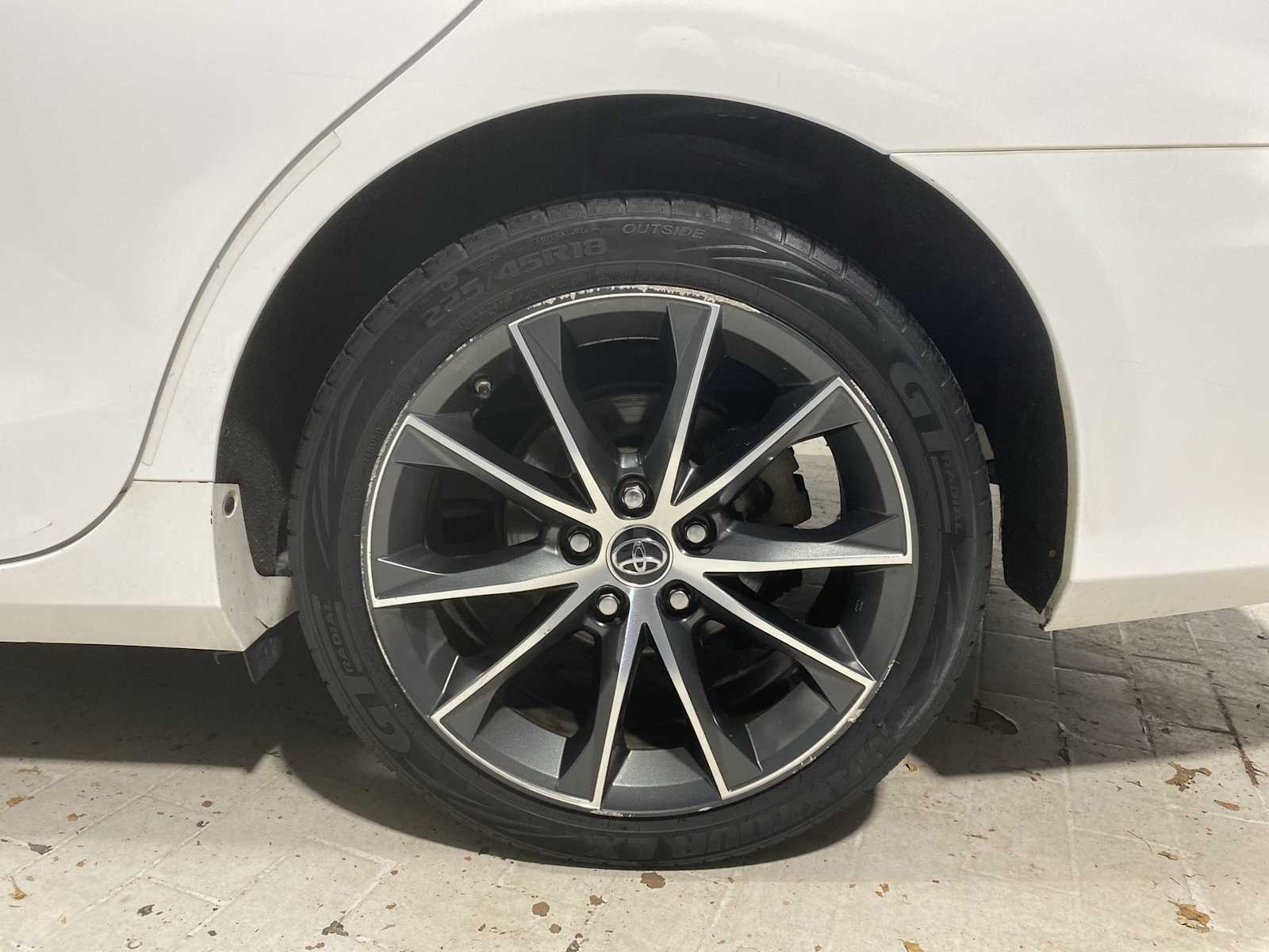 Thumbnail: 2015 Toyota Camry - 8