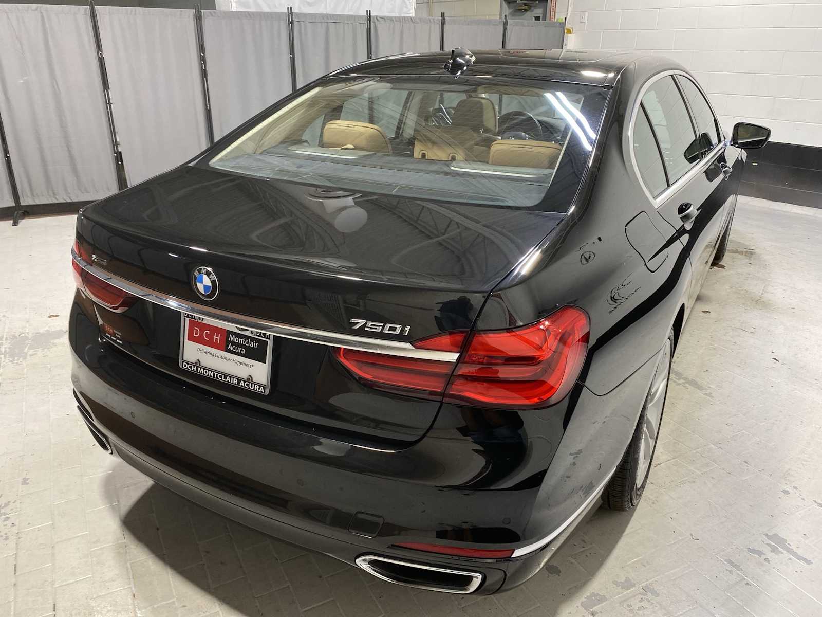Thumbnail: 2016 BMW 7 Series - 26