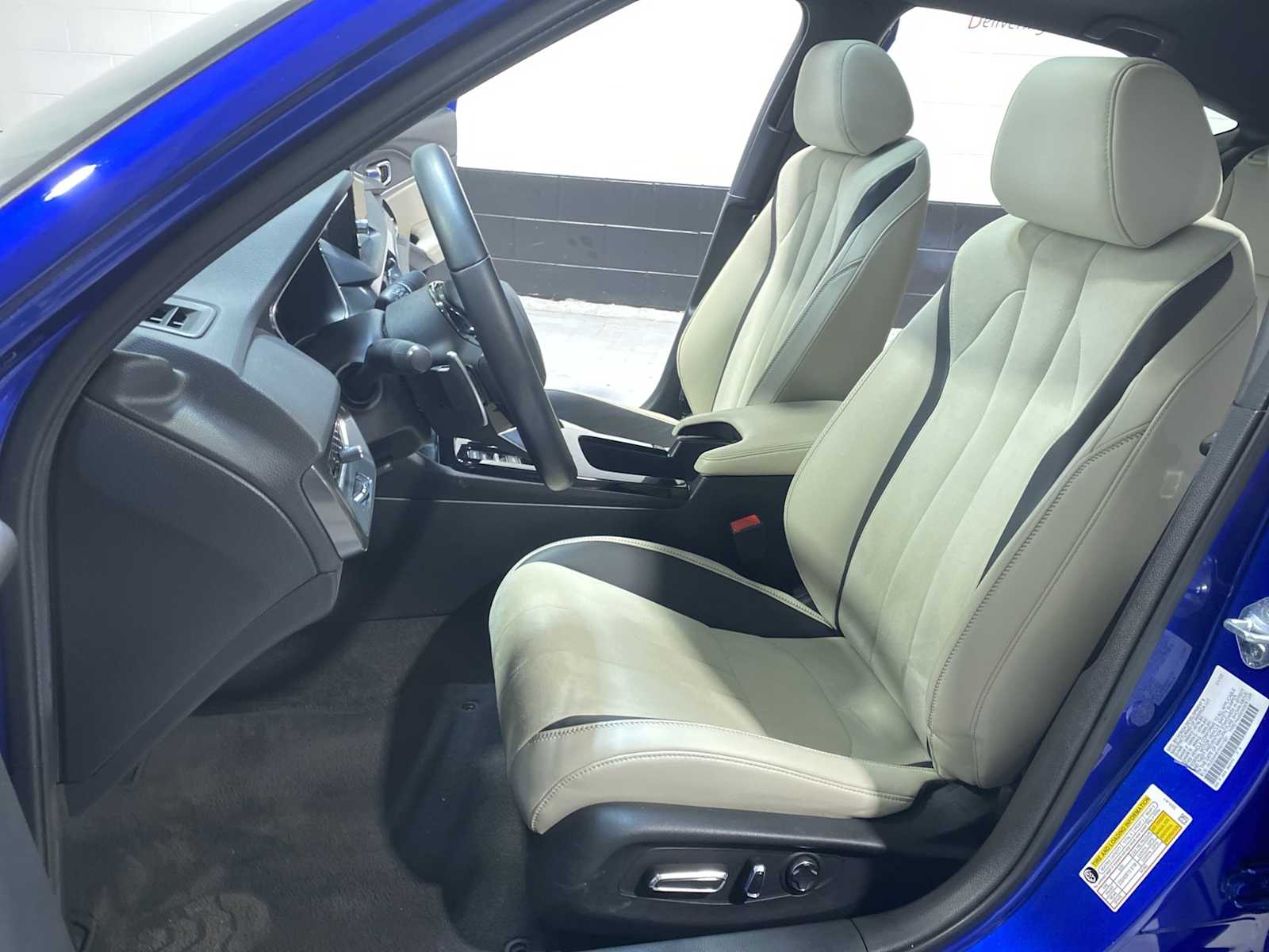 Thumbnail: 2023 Acura Integra - 11