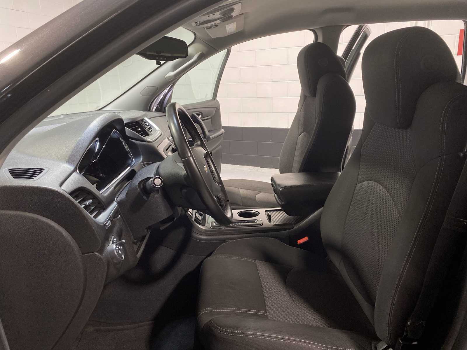 Thumbnail: 2016 Chevrolet Traverse - 11