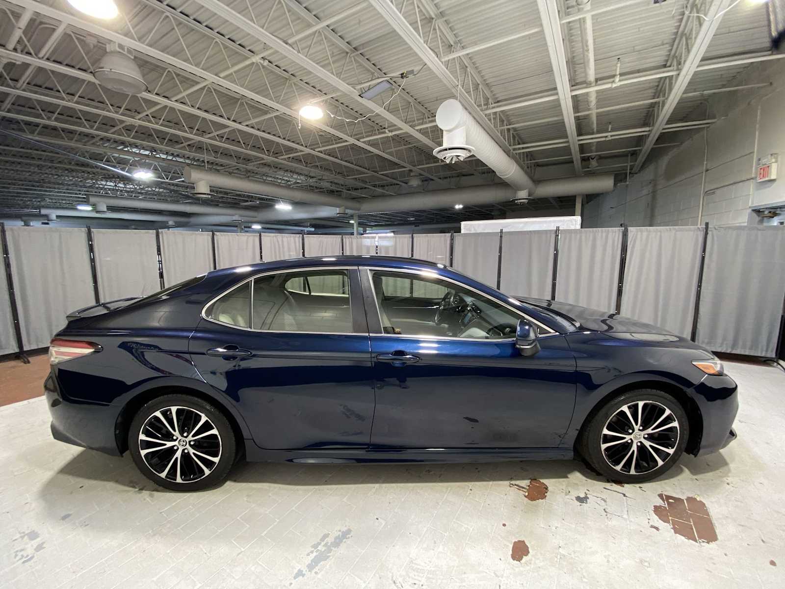 Thumbnail: 2018 Toyota Camry - 27