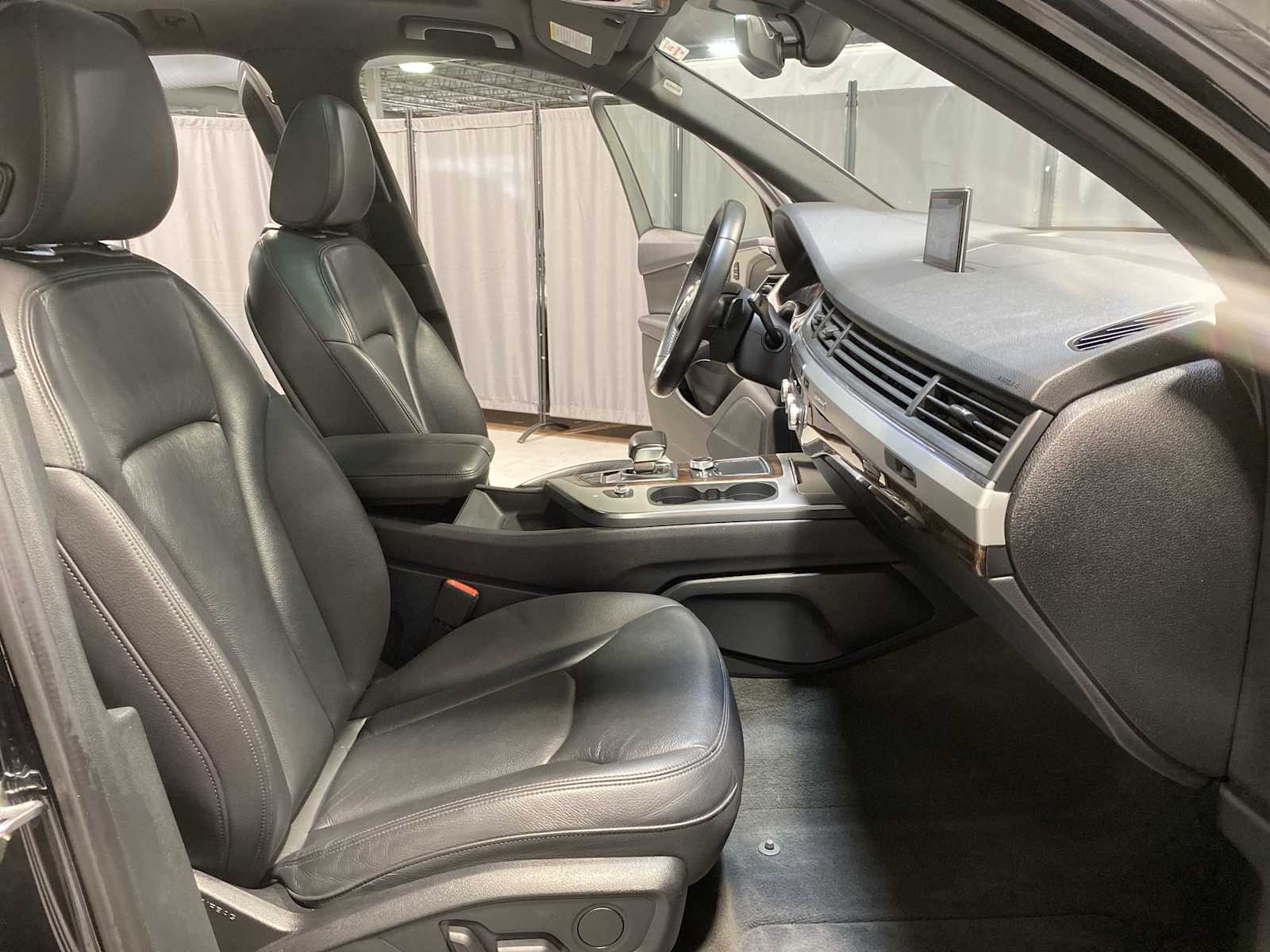 Thumbnail: 2017 Audi Q7 - 14